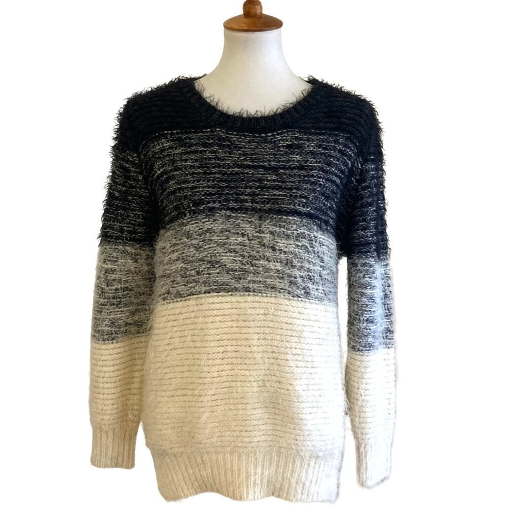 UNIF Oversized Fluffy Gray/Cream Ombre Sweater